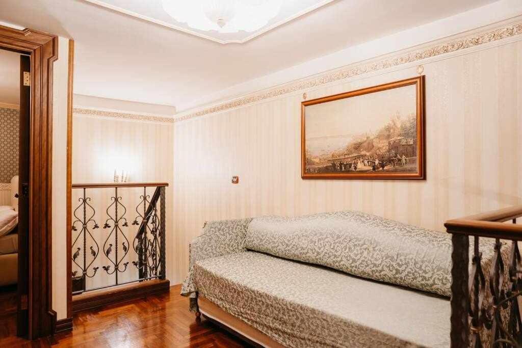 Royal Home Duomo Centro Storico 80 Mt Dal Duomo Naples Exterior photo